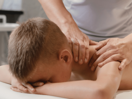 Massage Californien Enfant – Relaxation Douce &amp; Enveloppante
